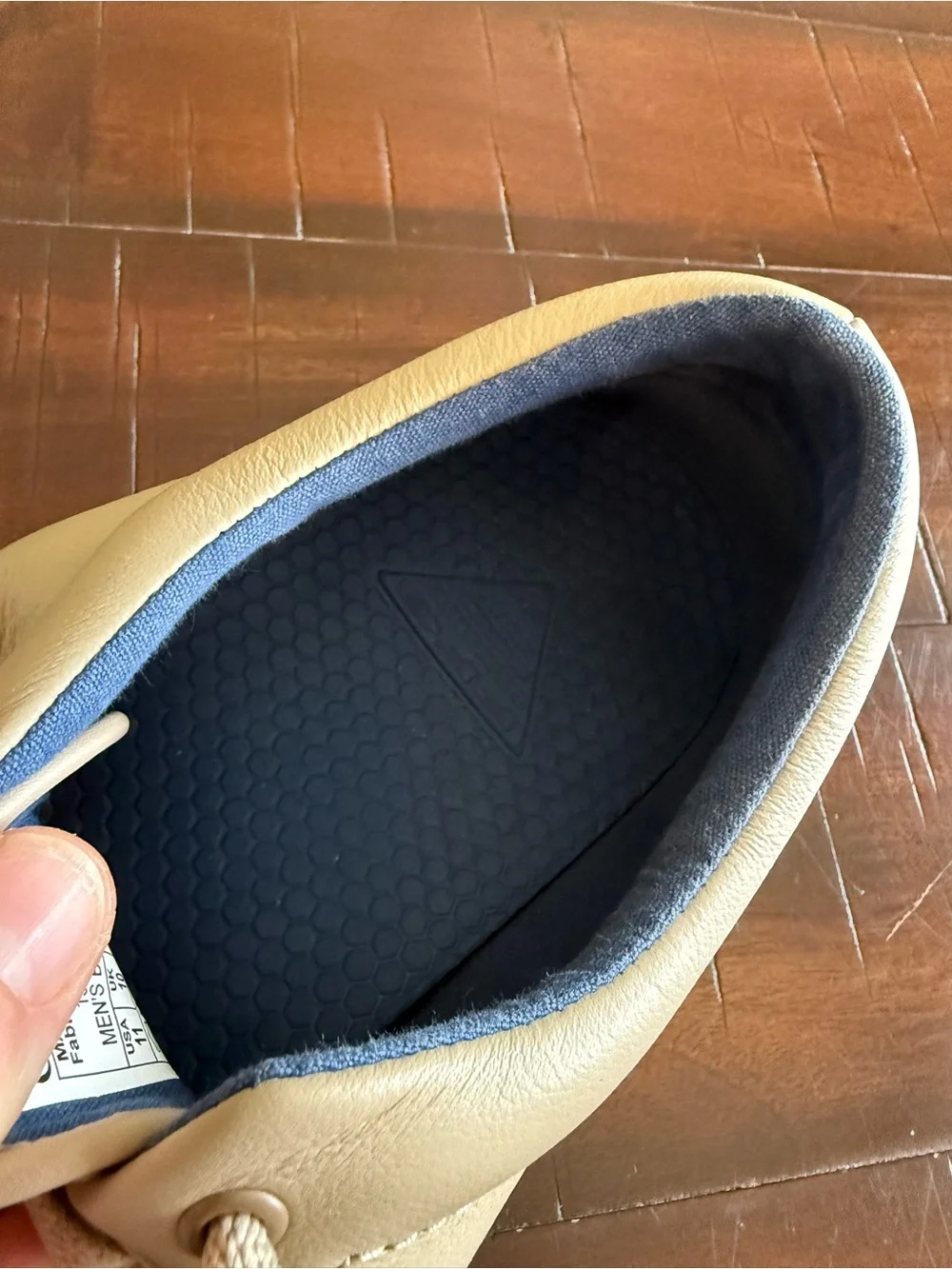 Columbia Beige Leather Low-Top Sneakers with Blue Lining